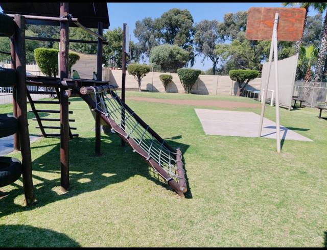 2 BEDROOM TOWNHOUSE FOR SALE IN EDEN GLEN